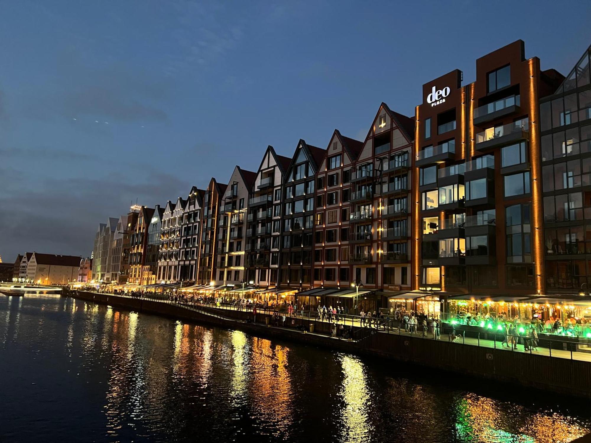 Baltic Riviera Apartments - Luxurious Apartment With Patio And River View Danzig Exterior foto